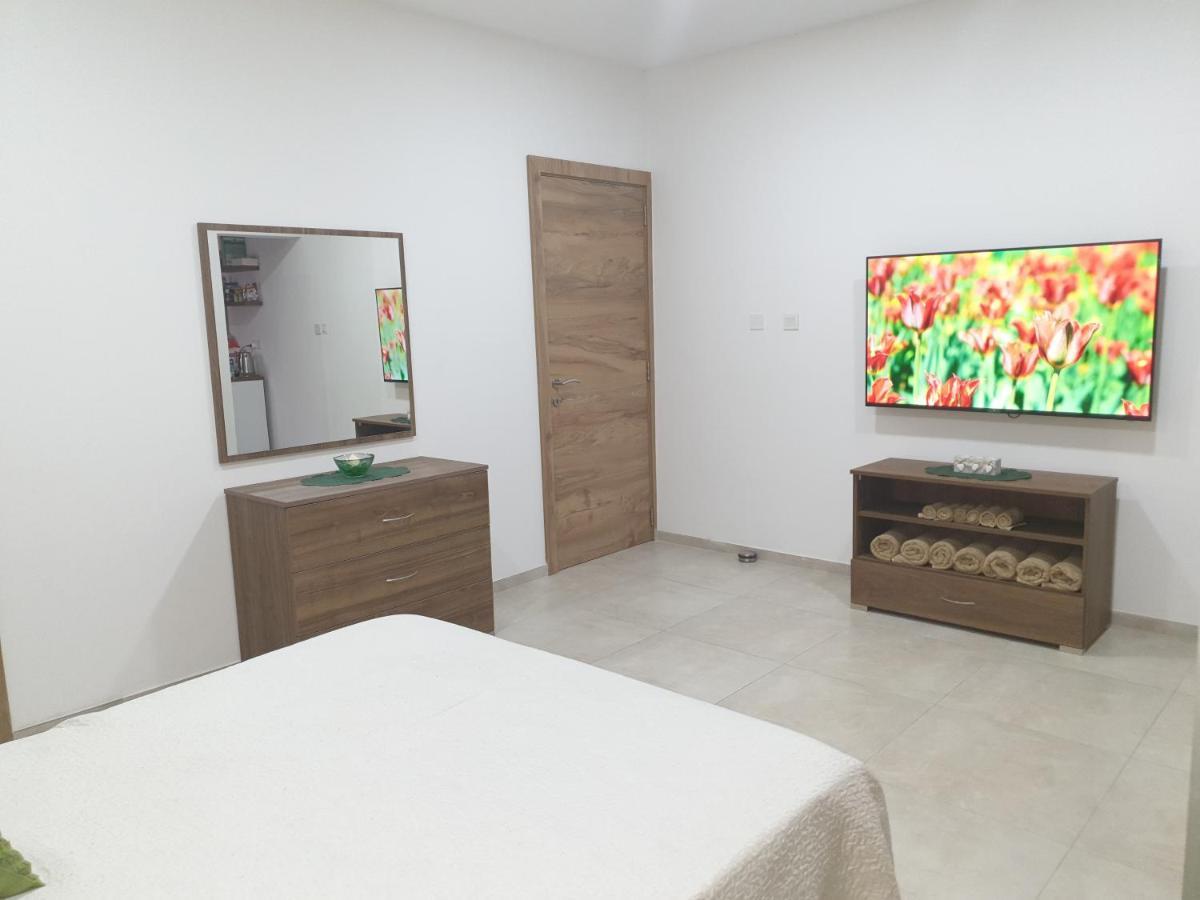 Modern Apartment In Central Bugibba St. Paul's Bay Exteriör bild